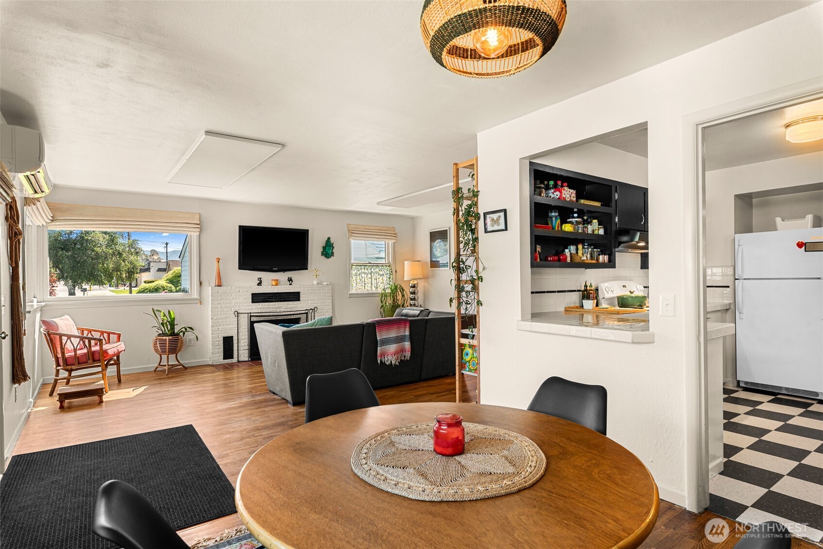 229 W Allen Avenue