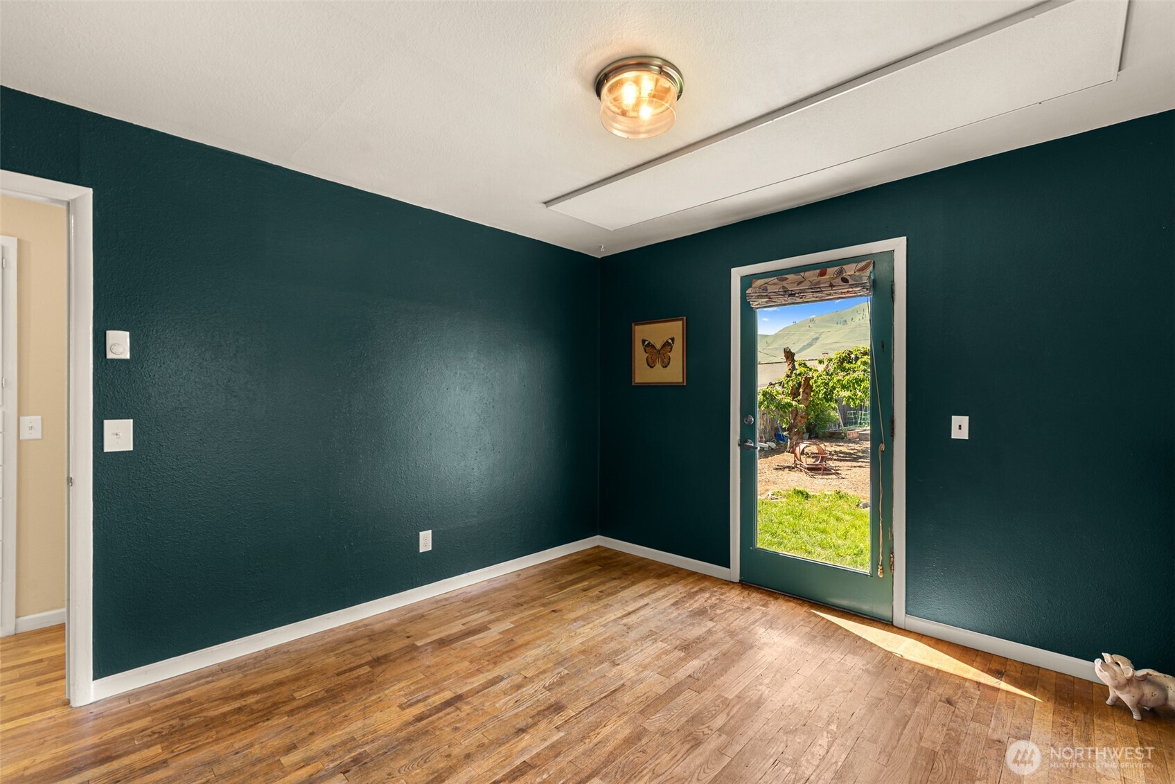 229 W Allen Avenue