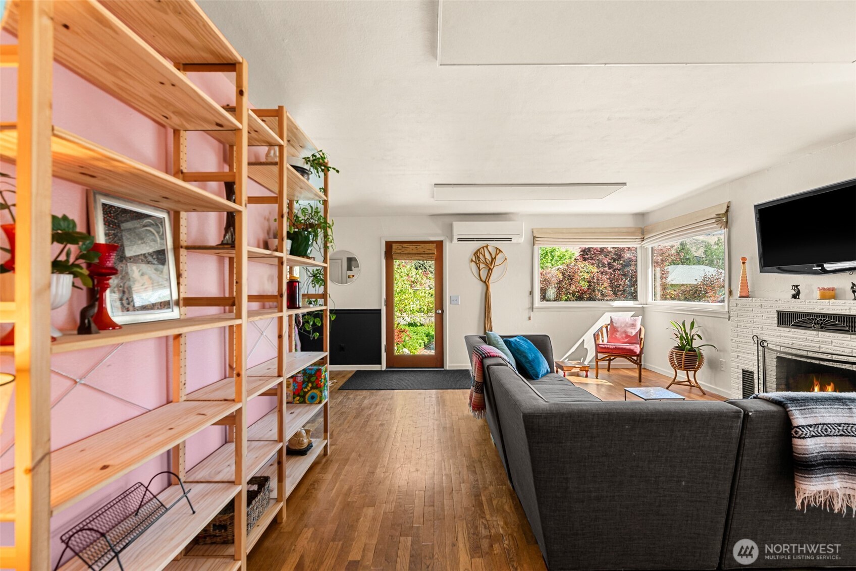 229 W Allen Avenue