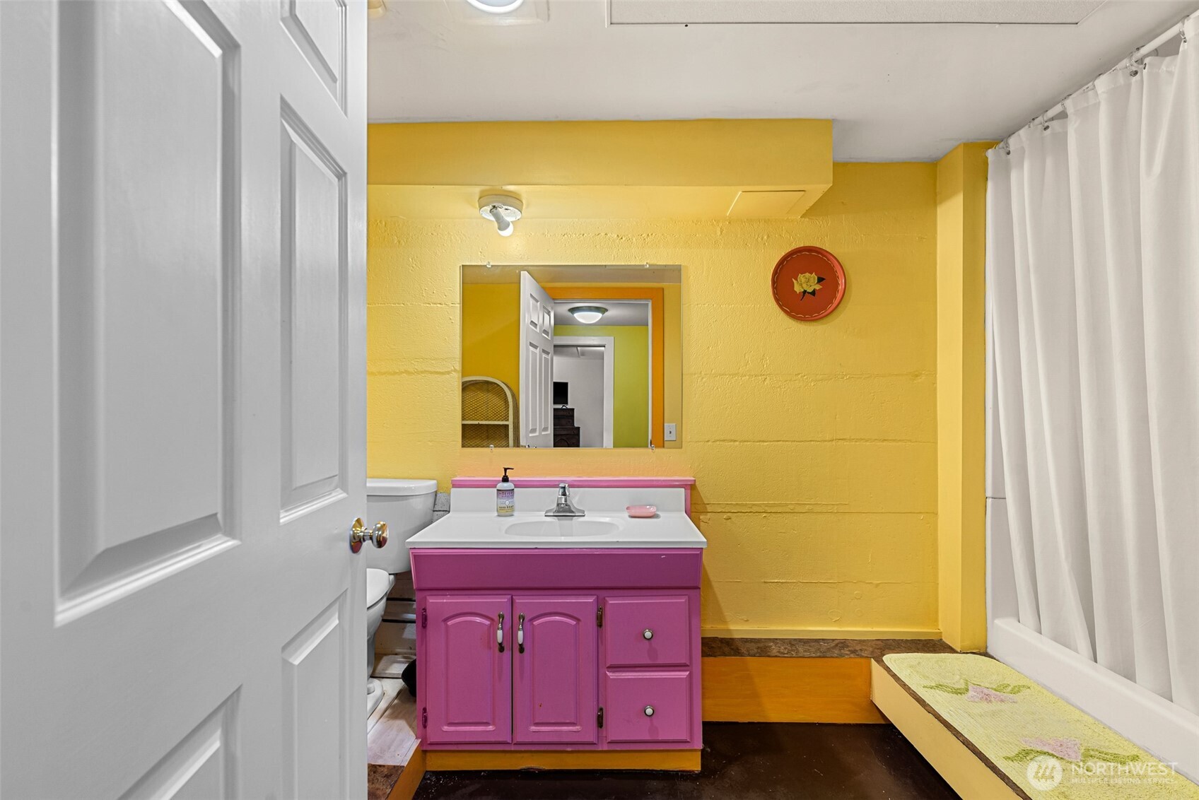 229 W Allen Avenue