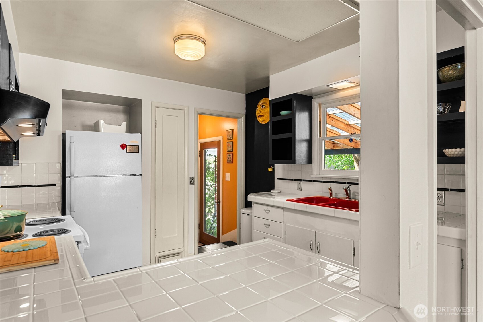229 W Allen Avenue