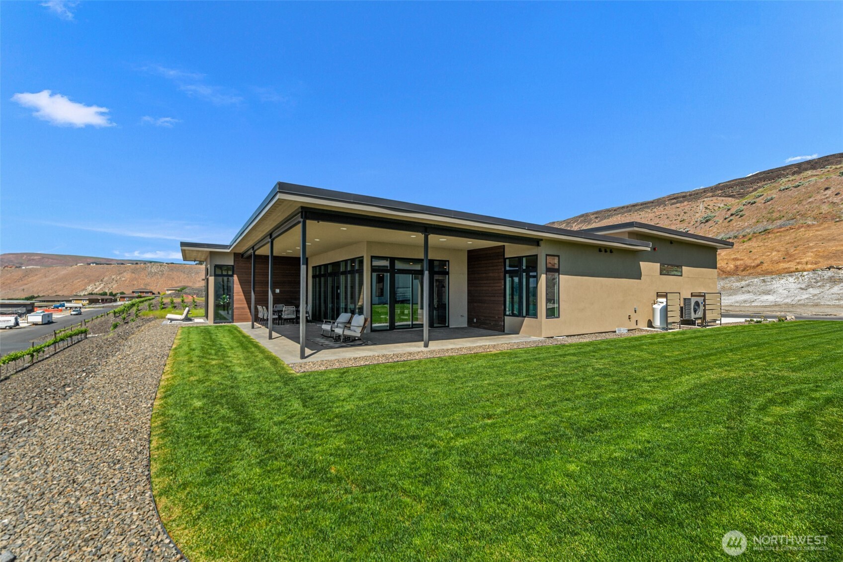 23413 NW Cliff View Drive