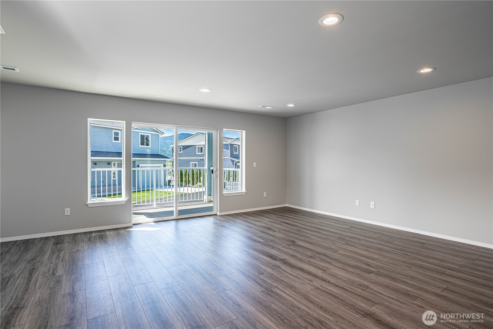 51 Phoebe Lane Unit: B4