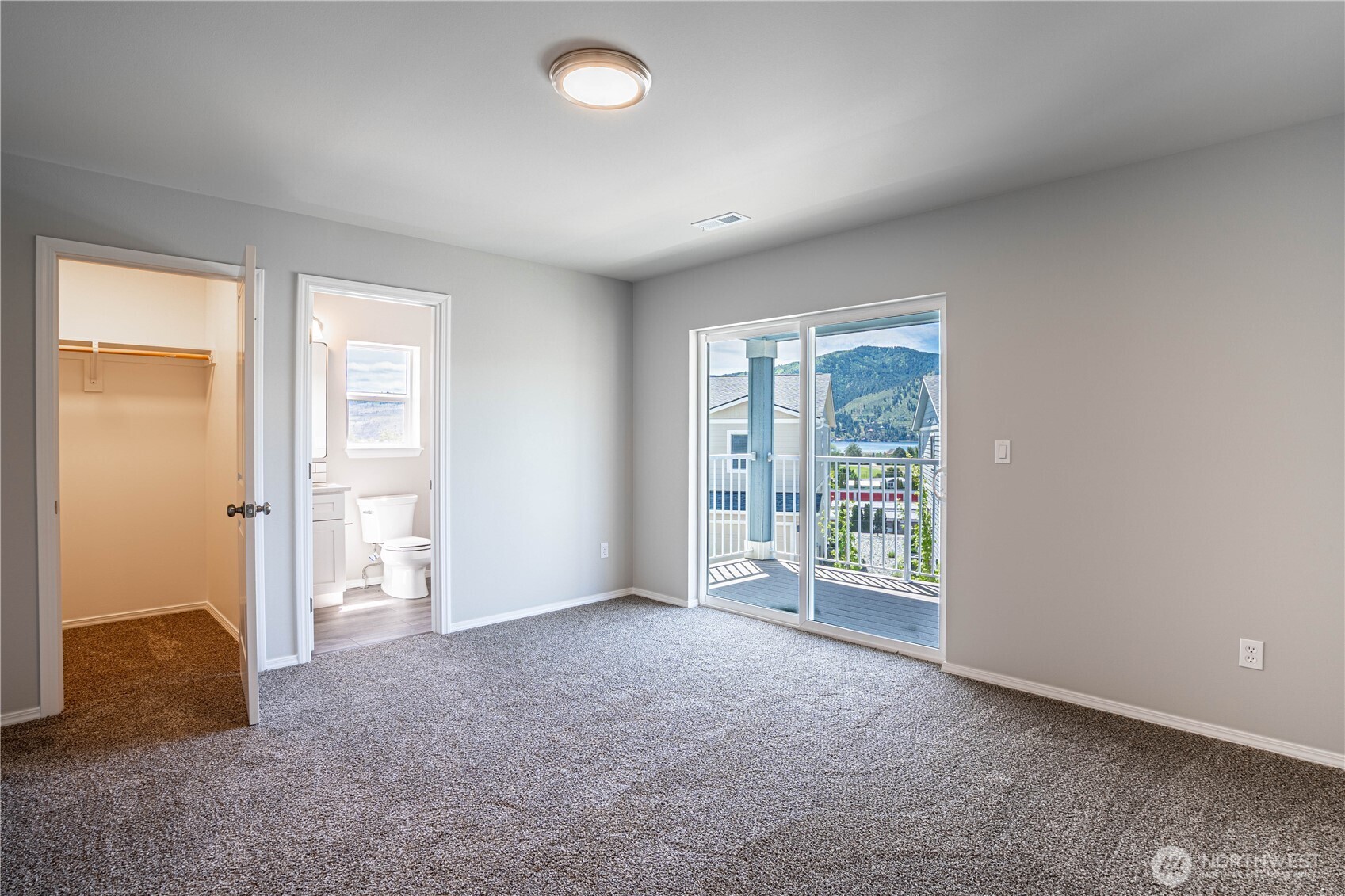 51 Phoebe Lane Unit: B4