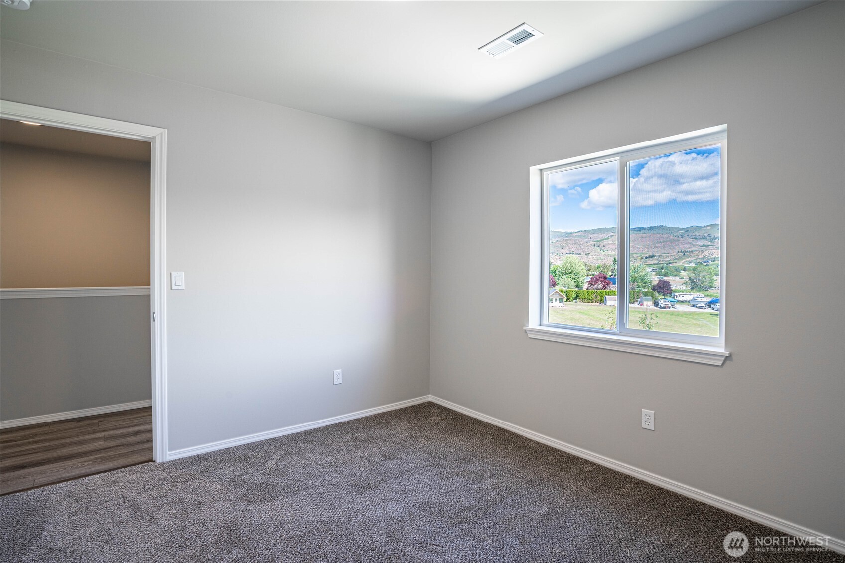 51 Phoebe Lane Unit: B4
