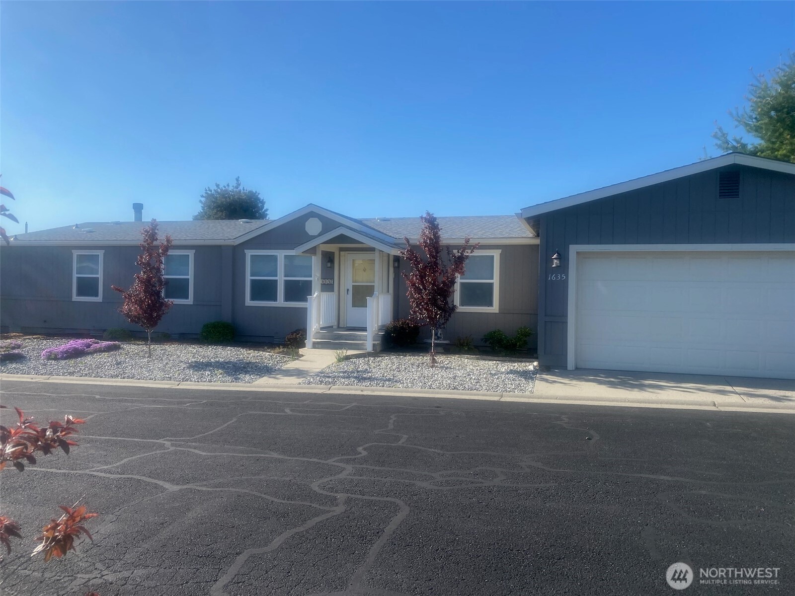 1635 Meadowridge Drive