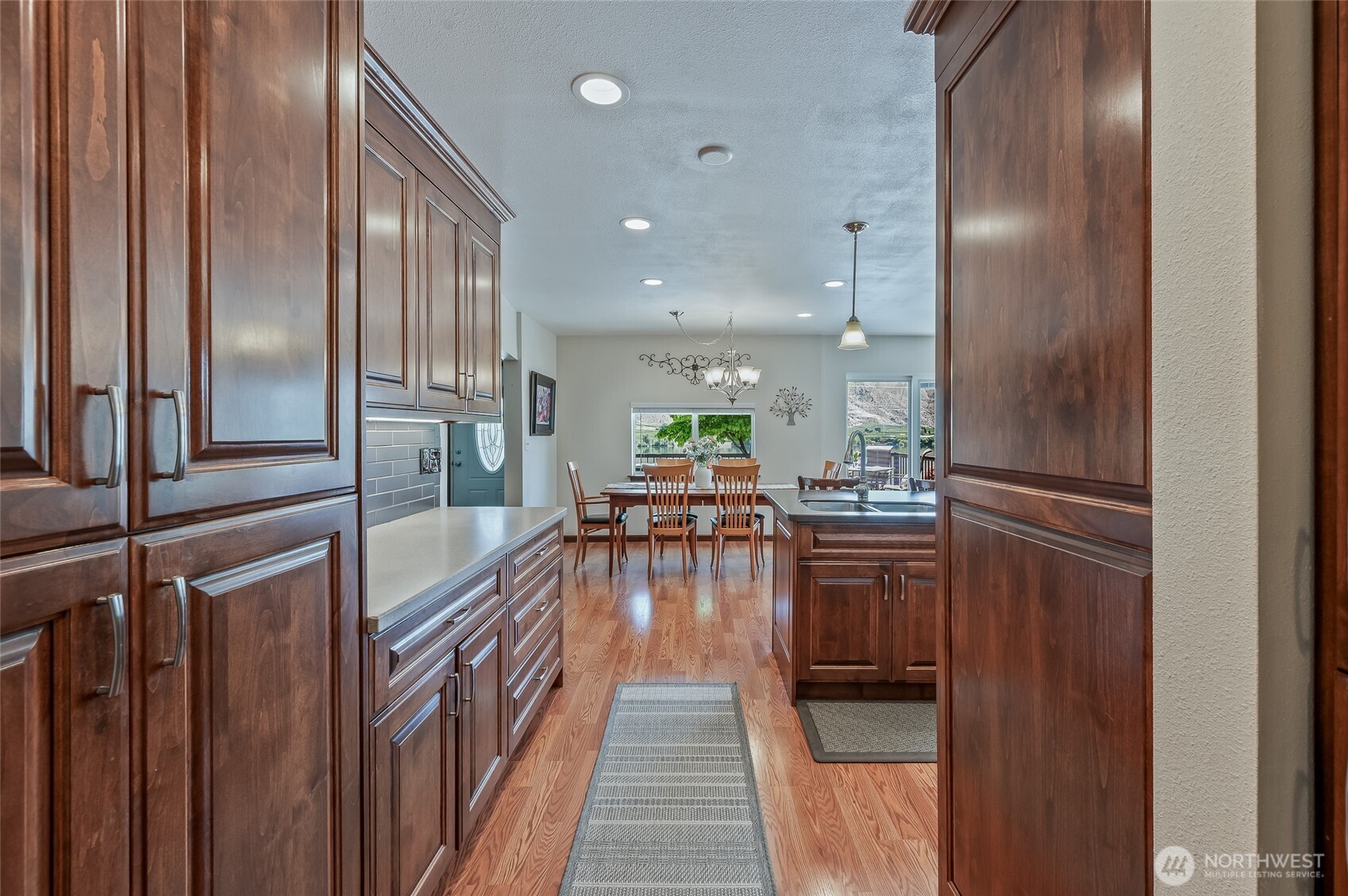 2548 Entiat Way