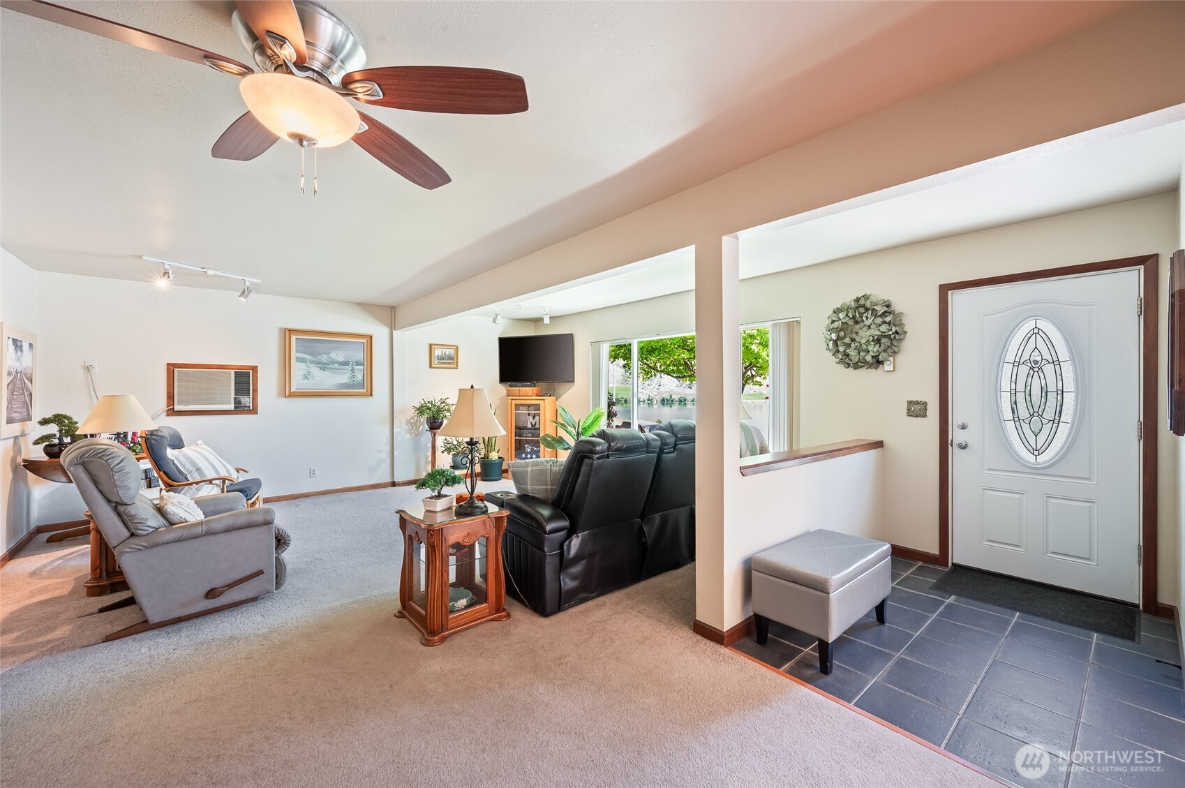 2548 Entiat Way