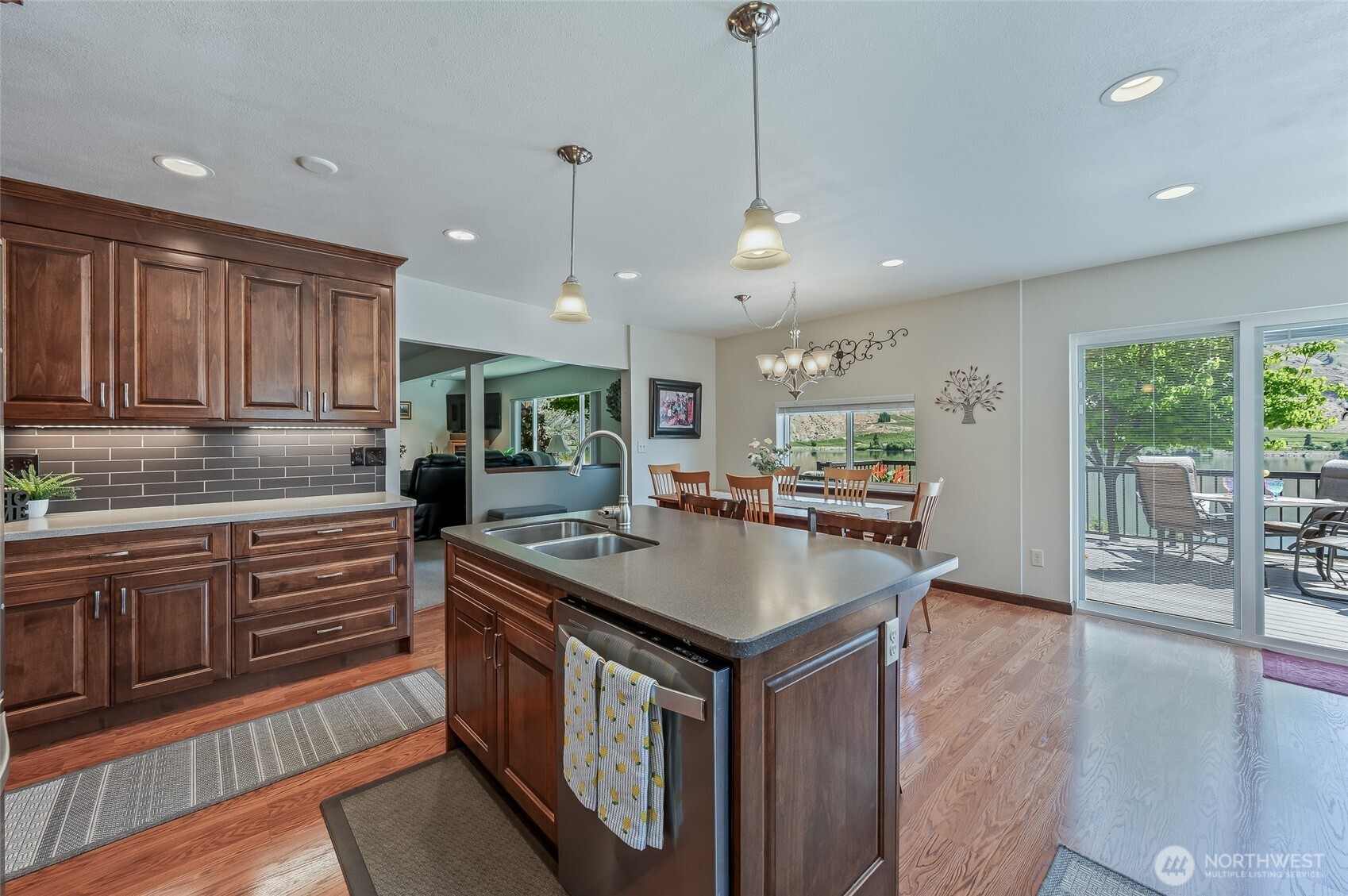 2548 Entiat Way