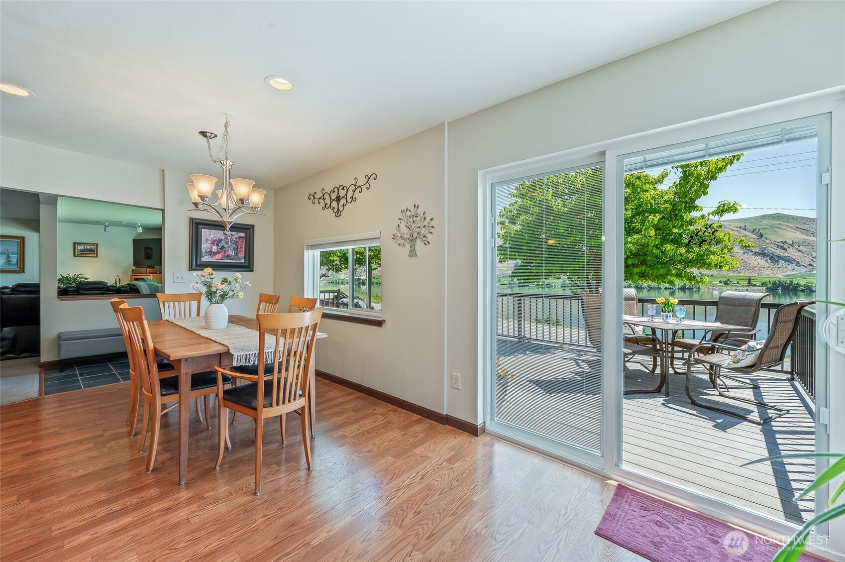 2548 Entiat Way