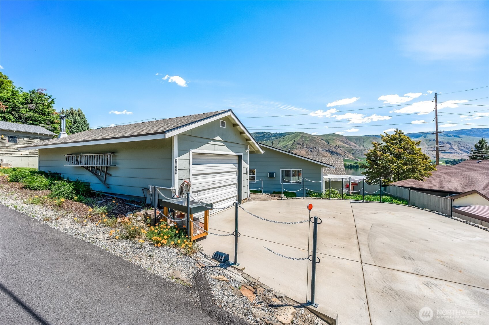 2548 Entiat Way