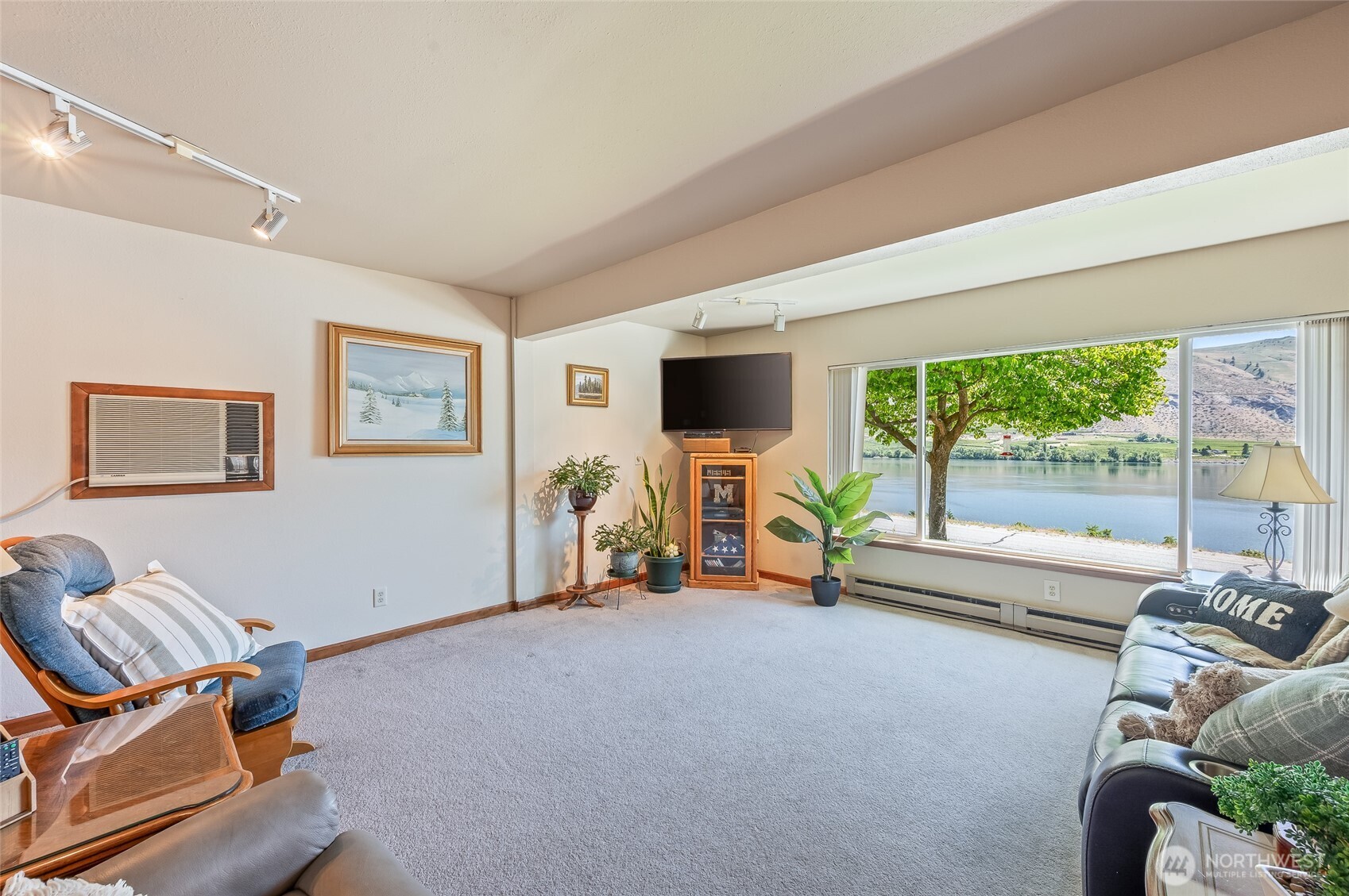 2548 Entiat Way