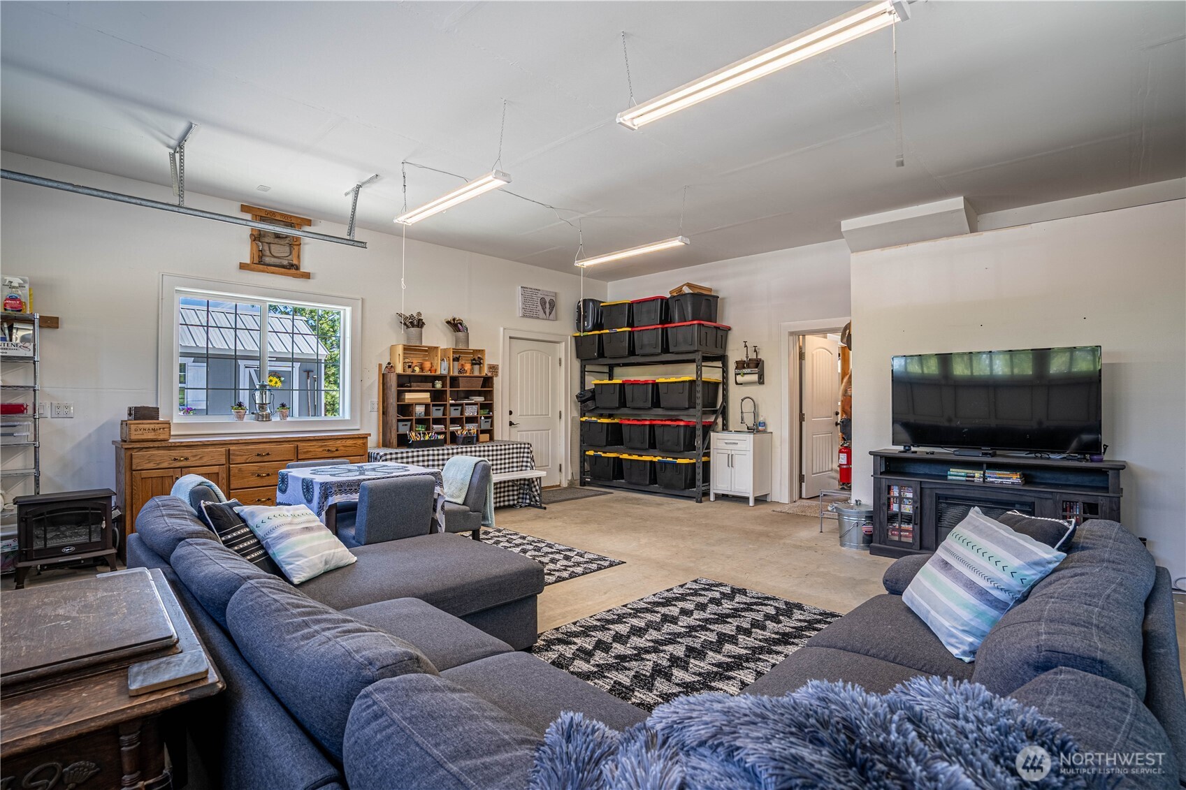 250 Open Ln
