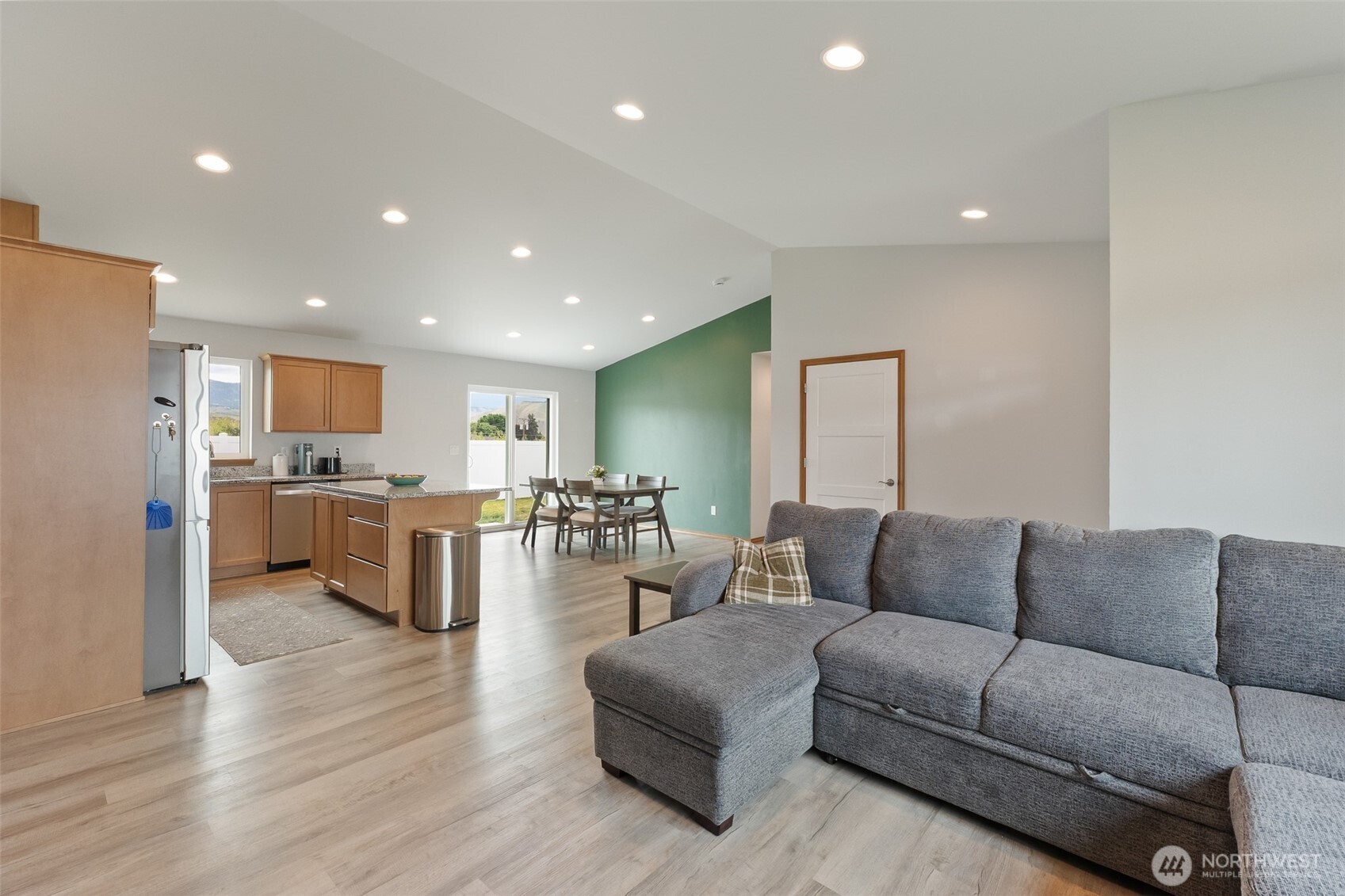 2468 3rd Street SE