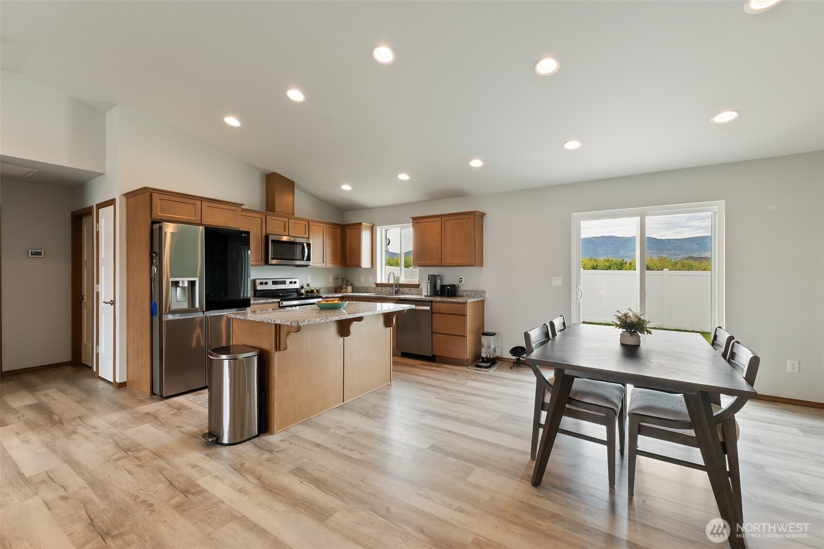 2468 3rd Street SE