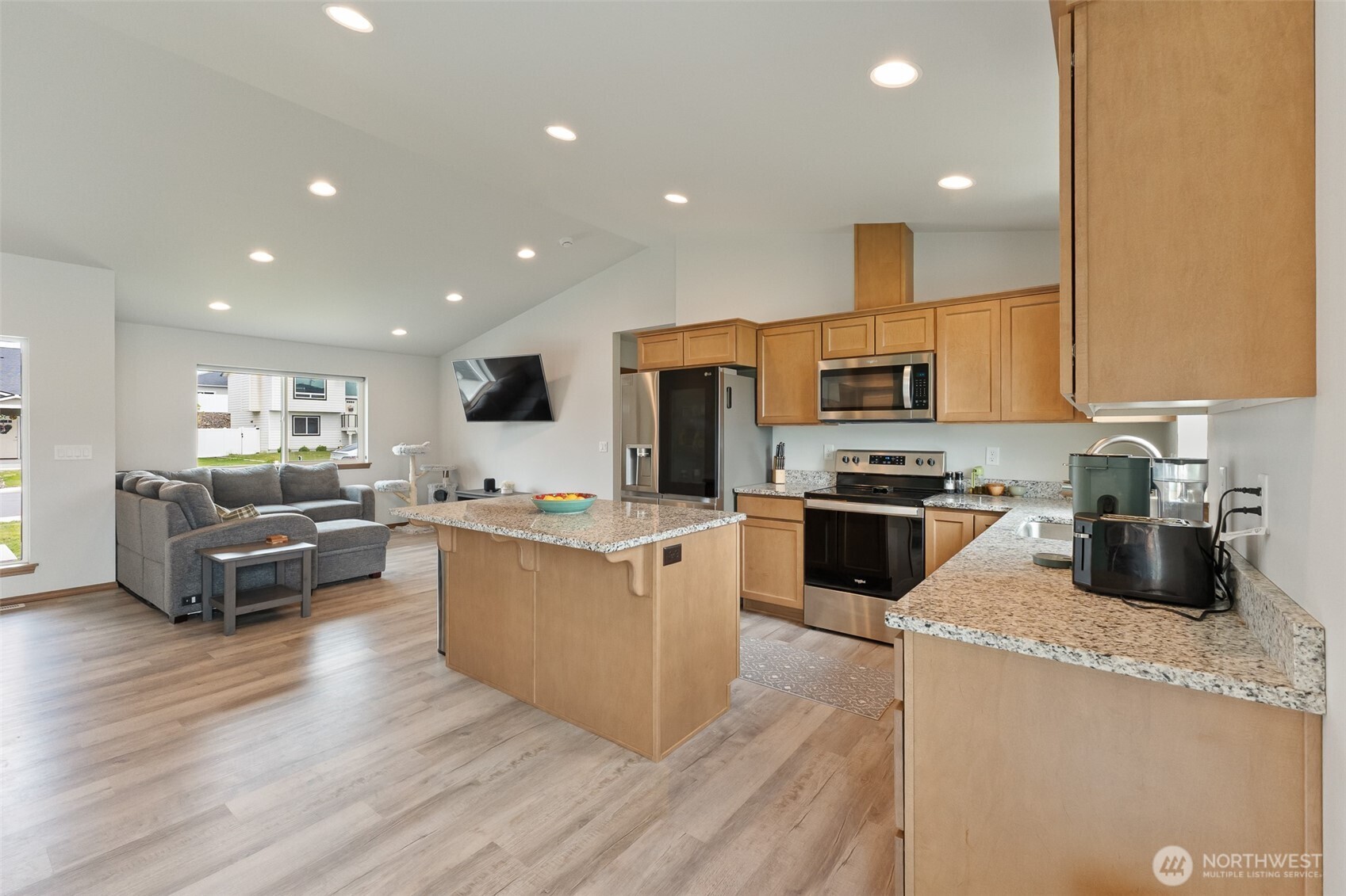 2468 3rd Street SE
