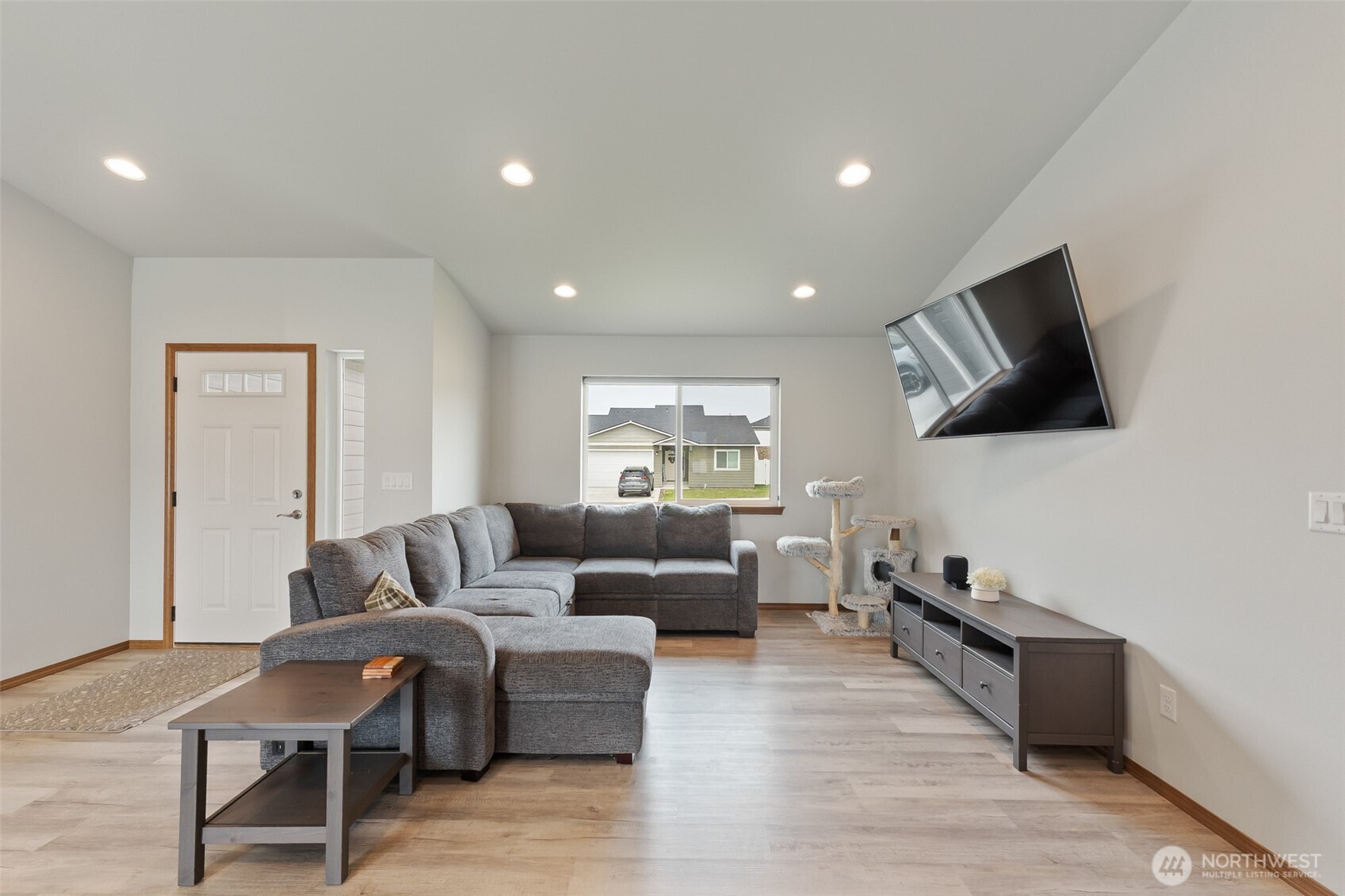 2468 3rd Street SE
