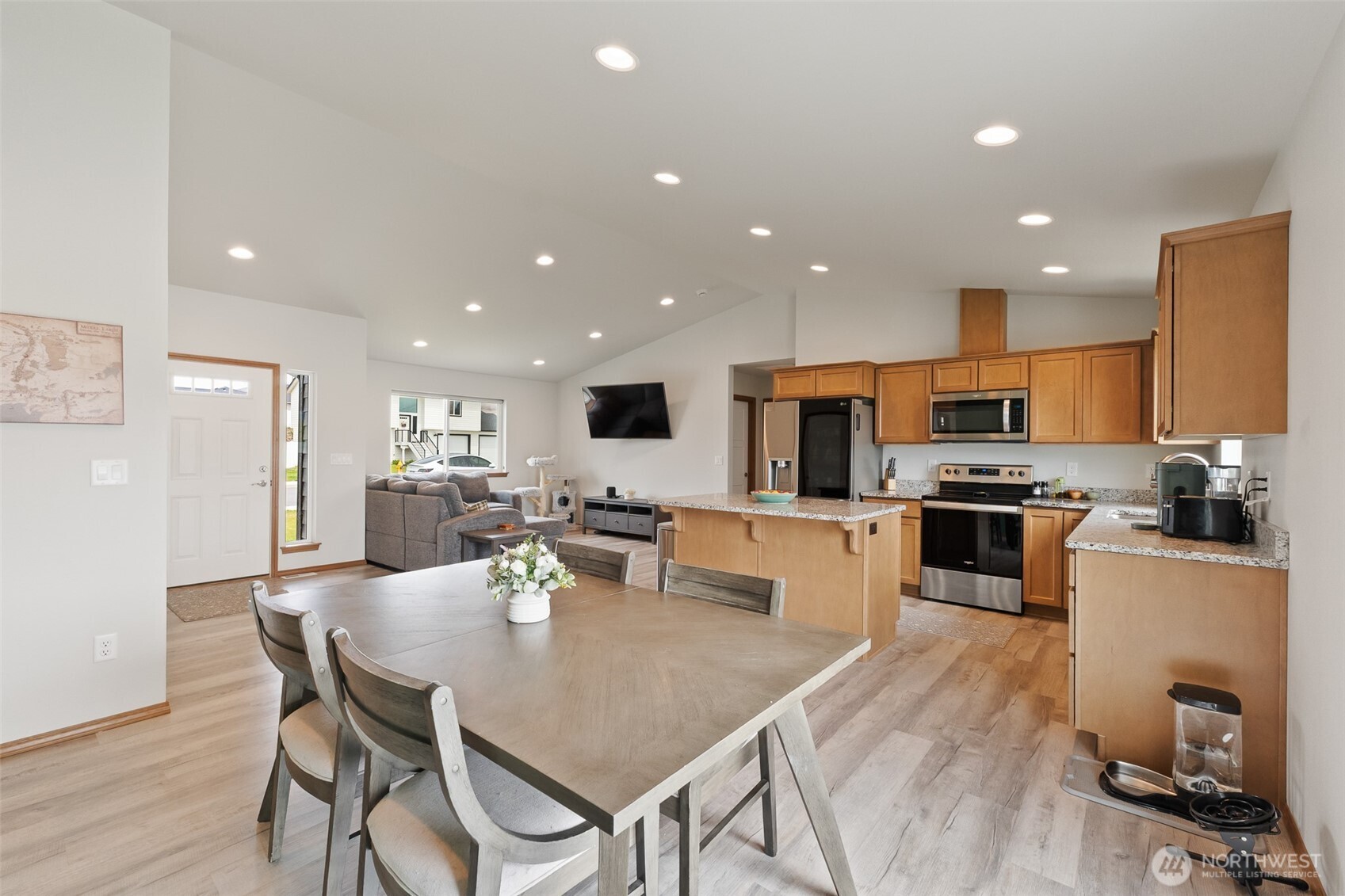 2468 3rd Street SE