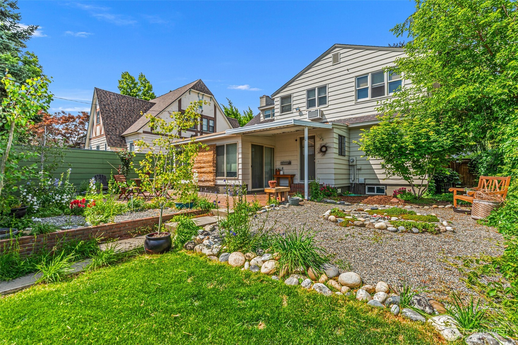 19 N Garfield Avenue