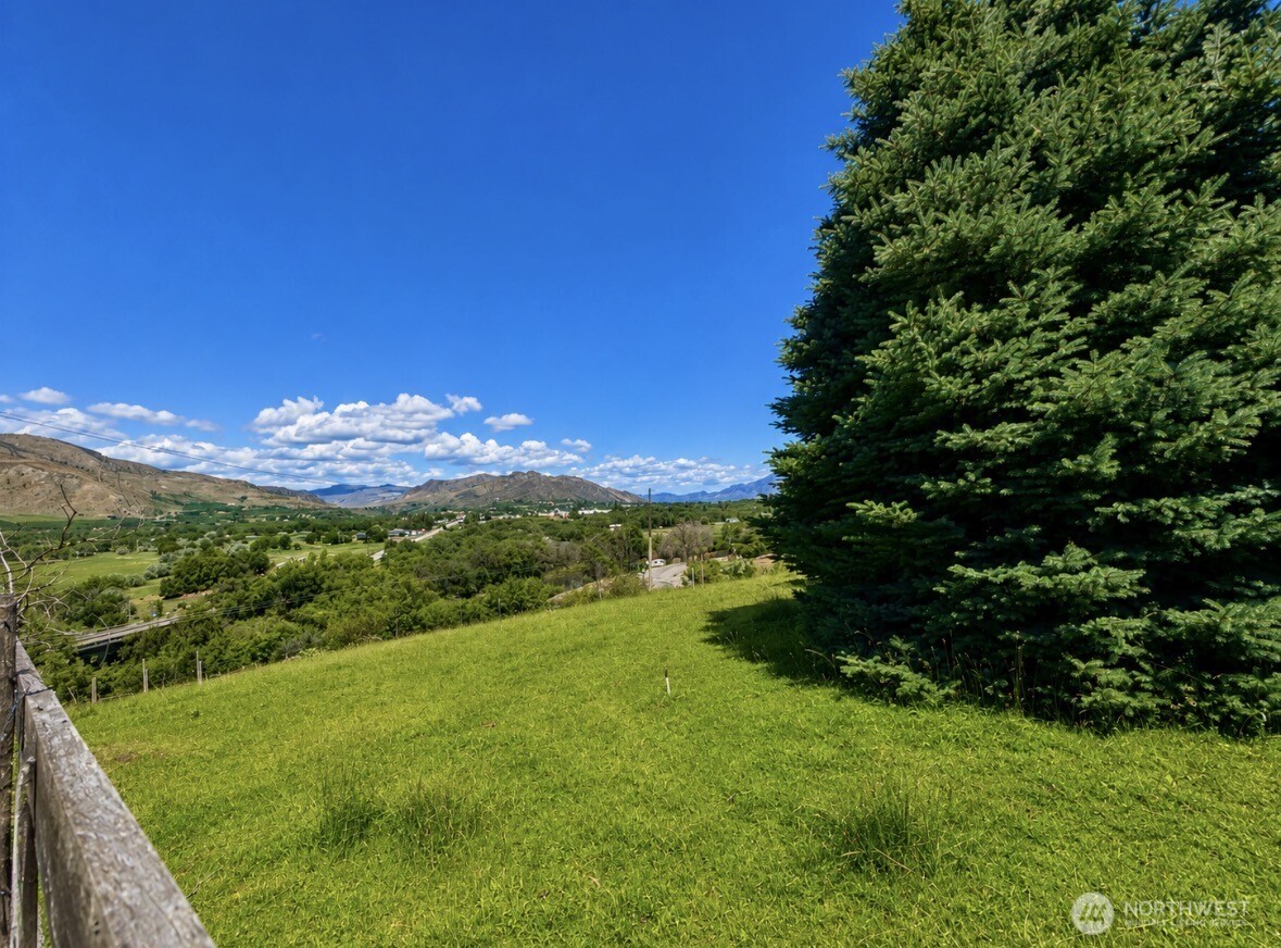 16 Mossy Rock Road