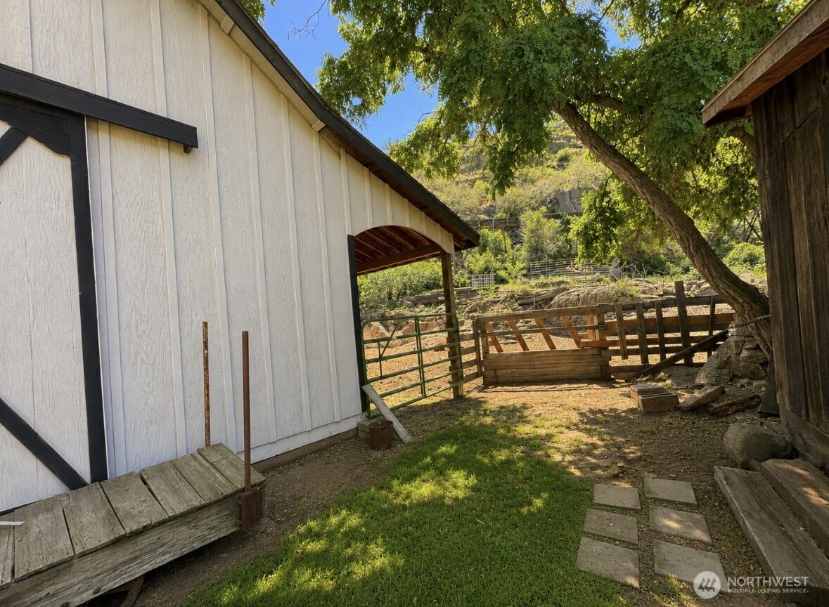 16 Mossy Rock Road