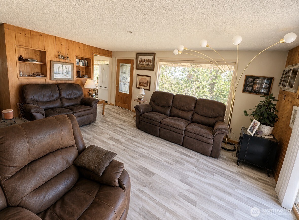 16 Mossy Rock Road