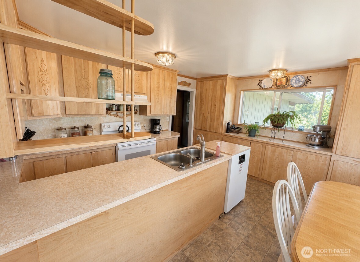16 Mossy Rock Road