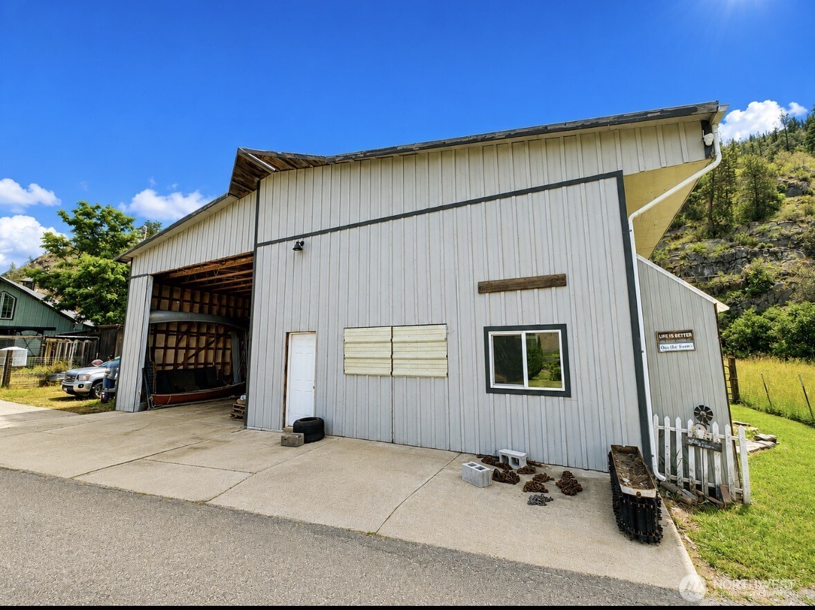 16 Mossy Rock Road