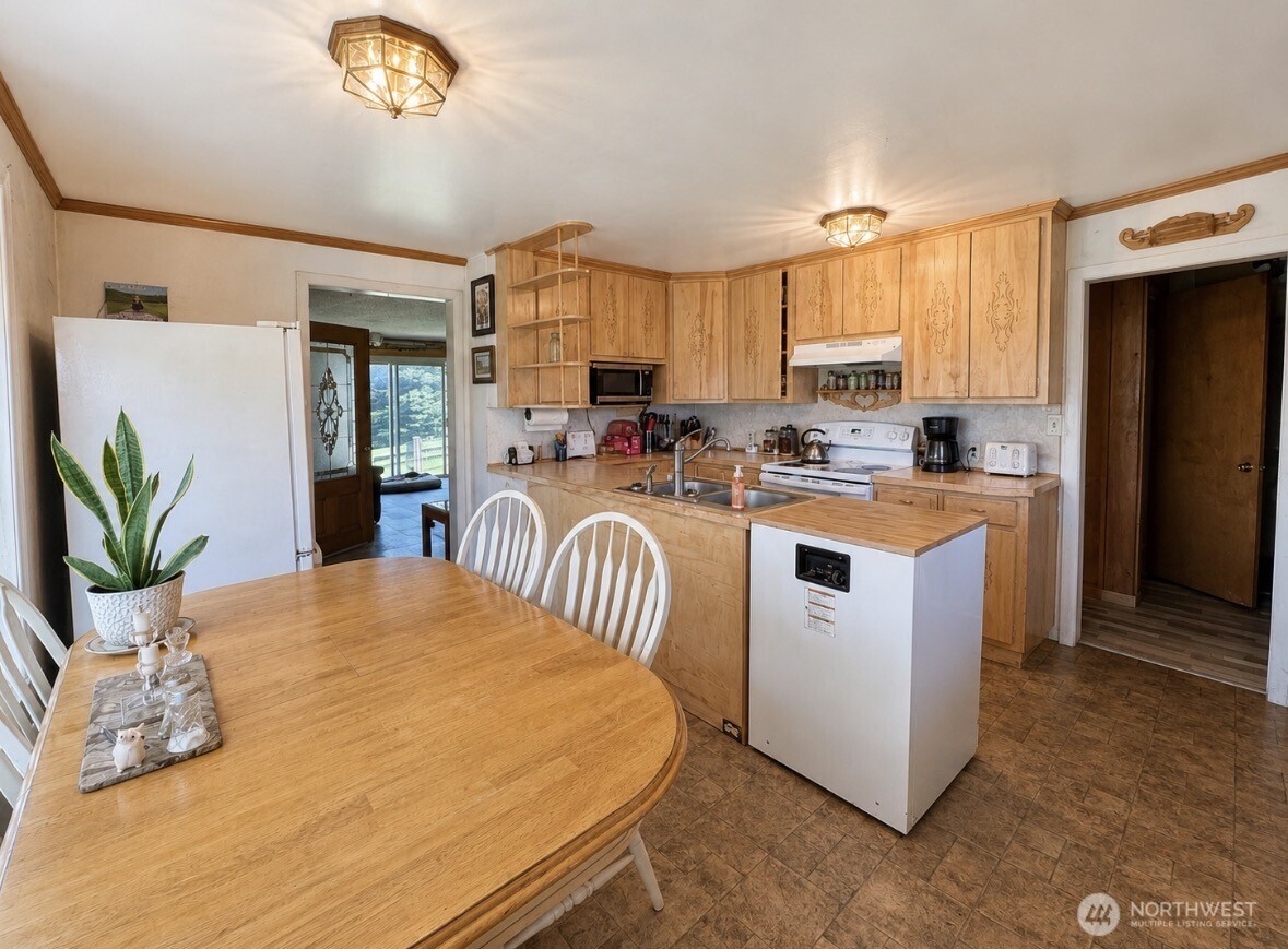 16 Mossy Rock Road