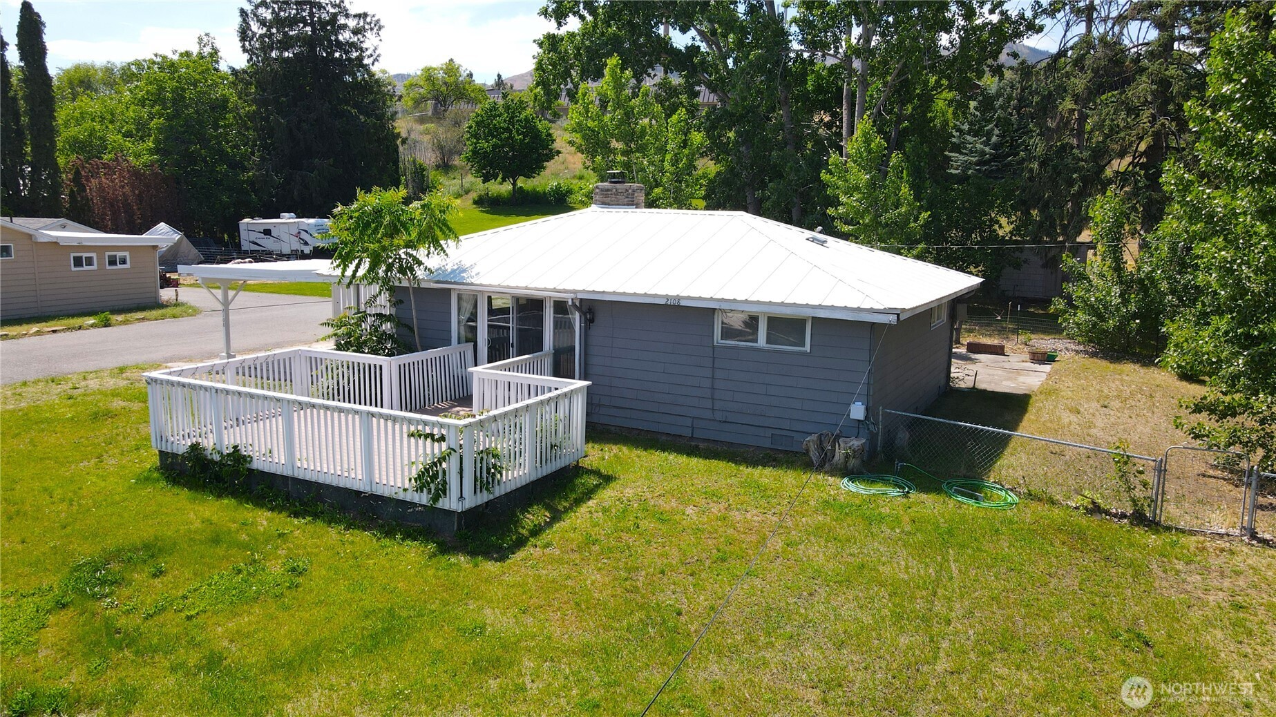 2108 Deerpath
