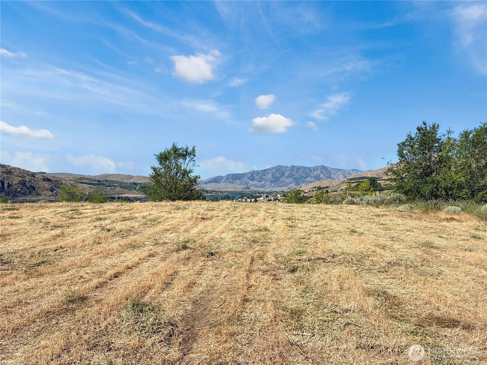 16 Columbia View Drive