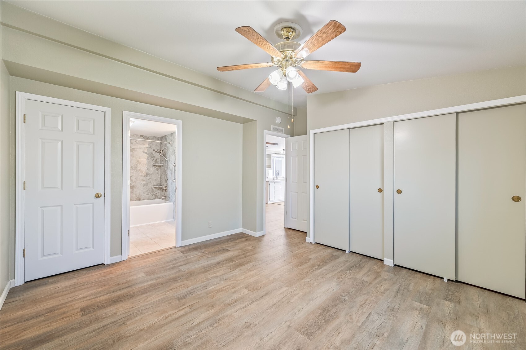 1606 twin peaks Drive Unit: 50