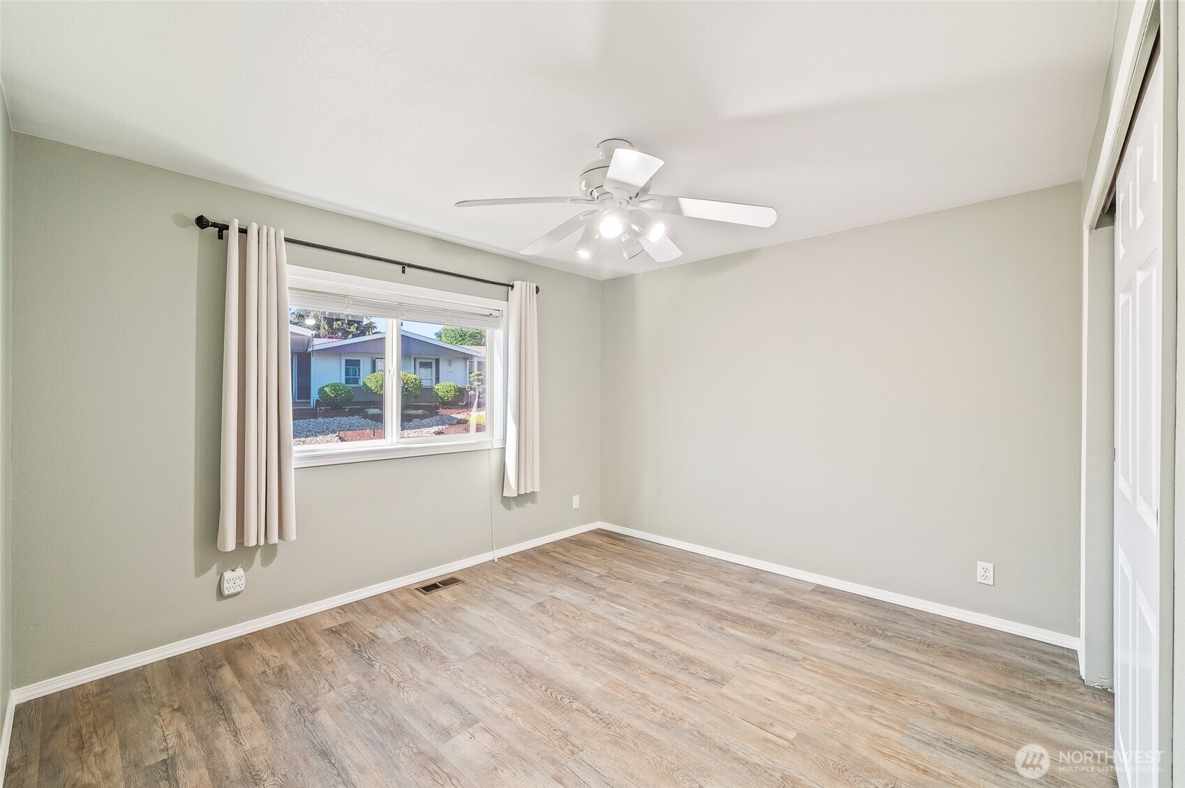 1606 twin peaks Drive Unit: 50