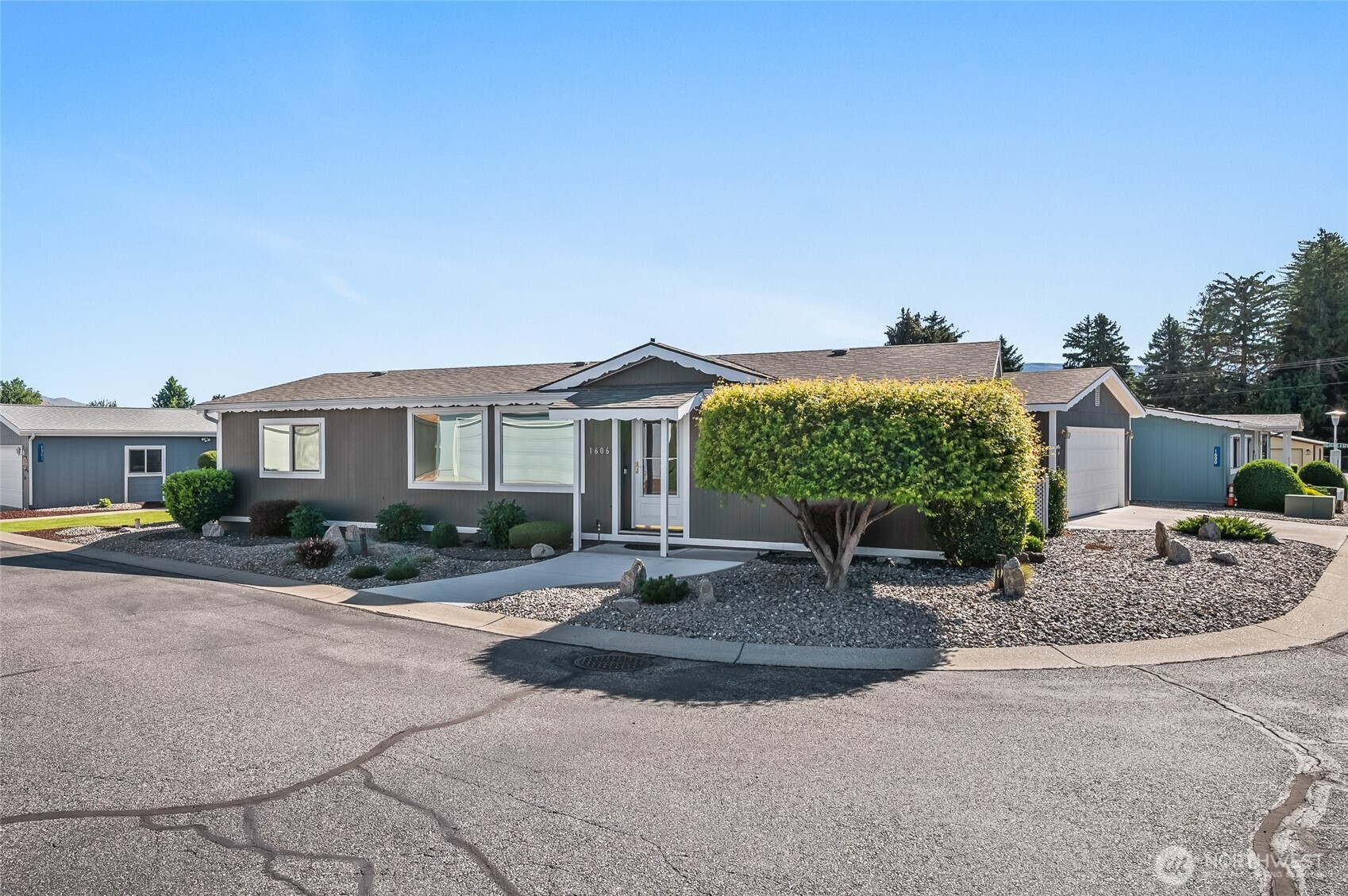 1606 twin peaks Drive Unit: 50