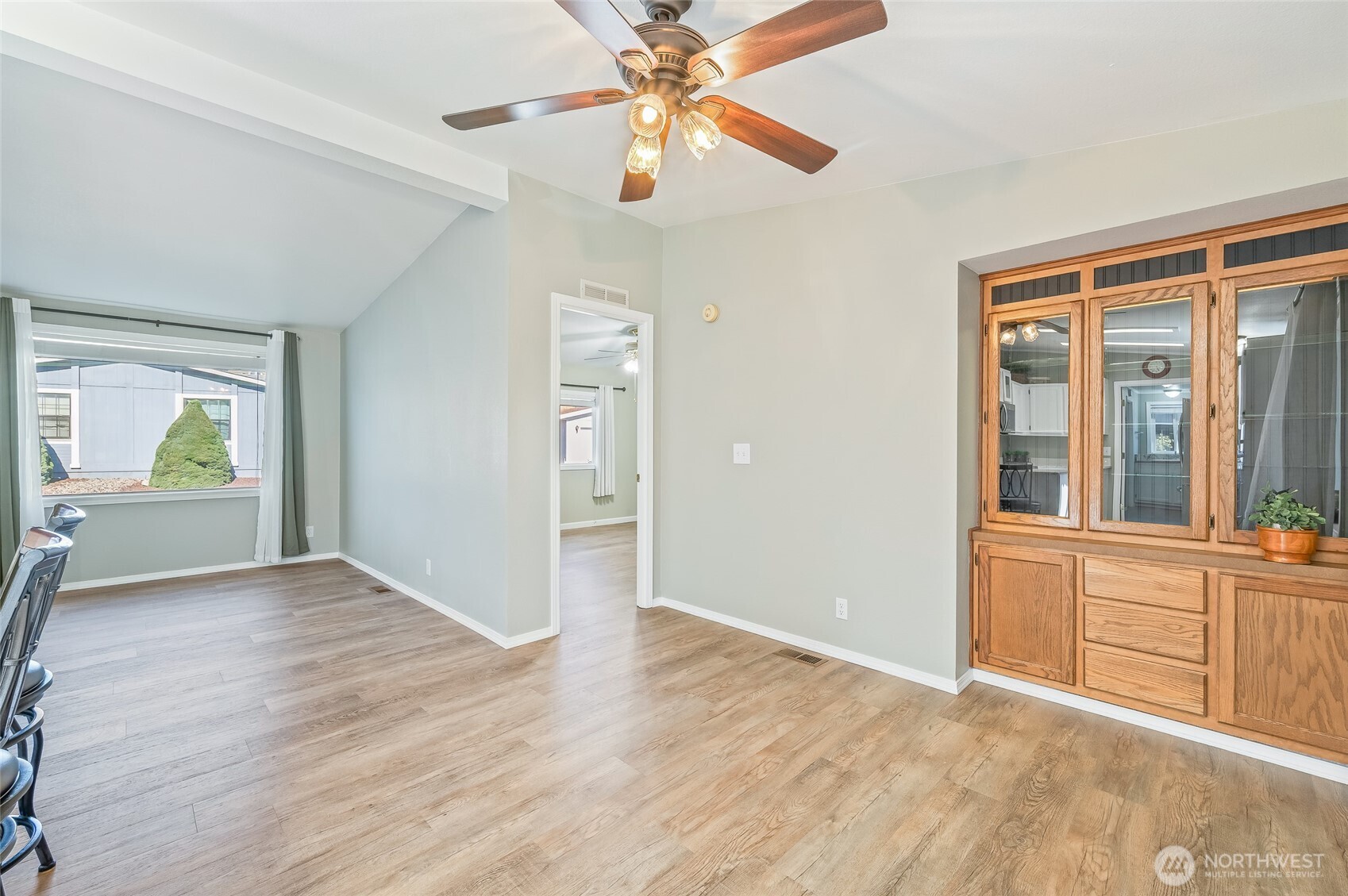 1606 twin peaks Drive Unit: 50