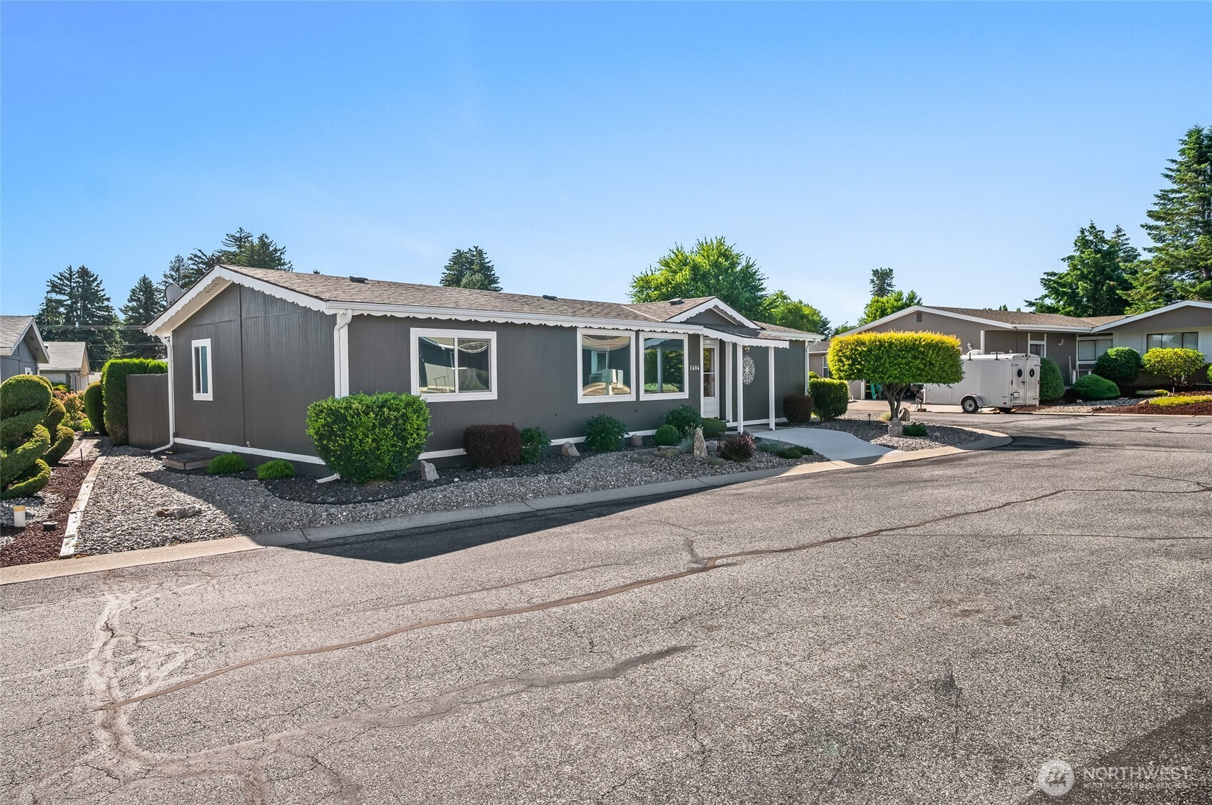 1606 twin peaks Drive Unit: 50