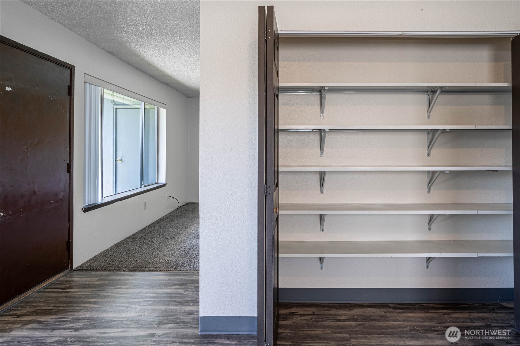 933 N Baker Avenue Unit: 1-16