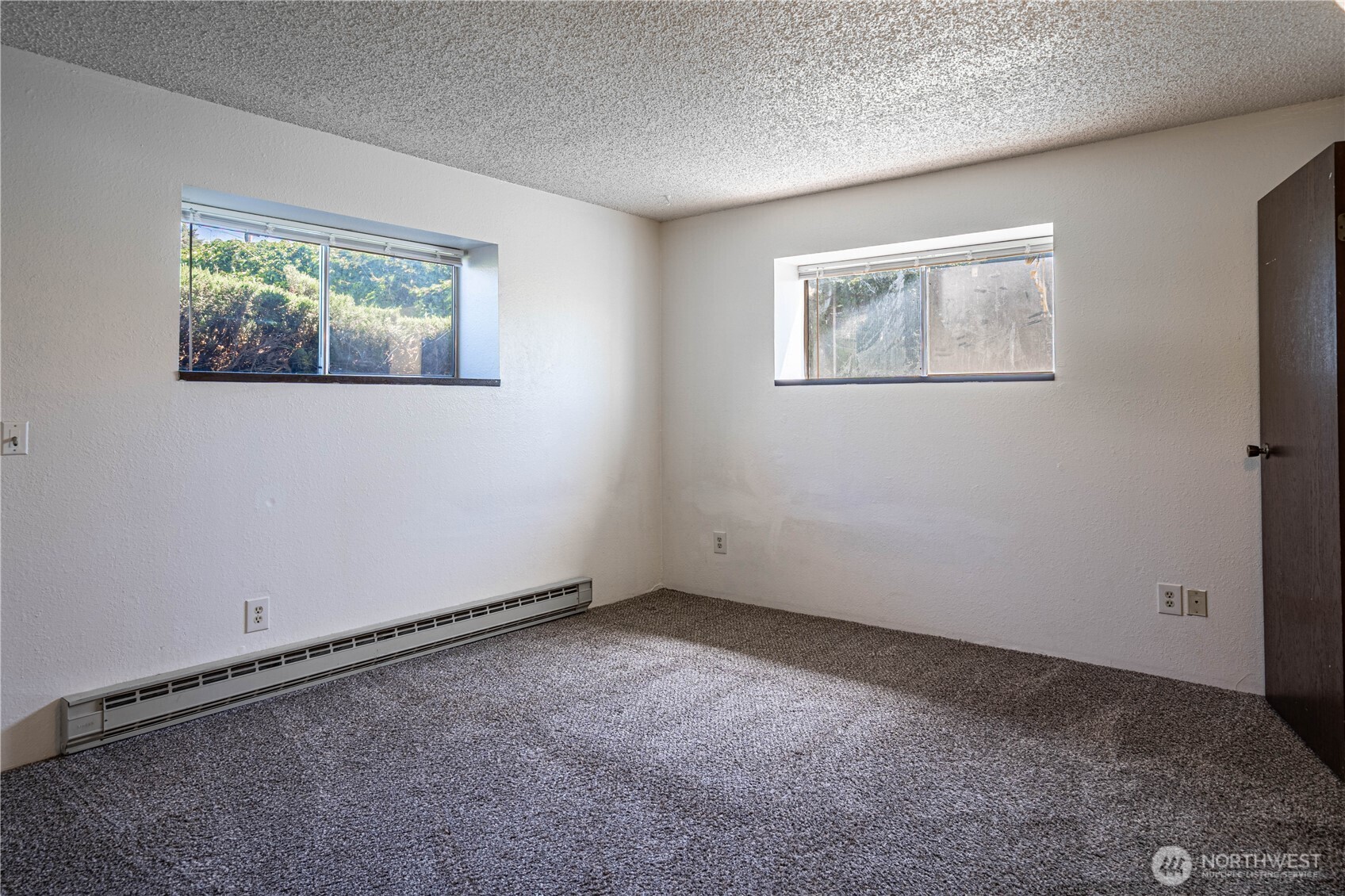 933 N Baker Avenue Unit: 1-16