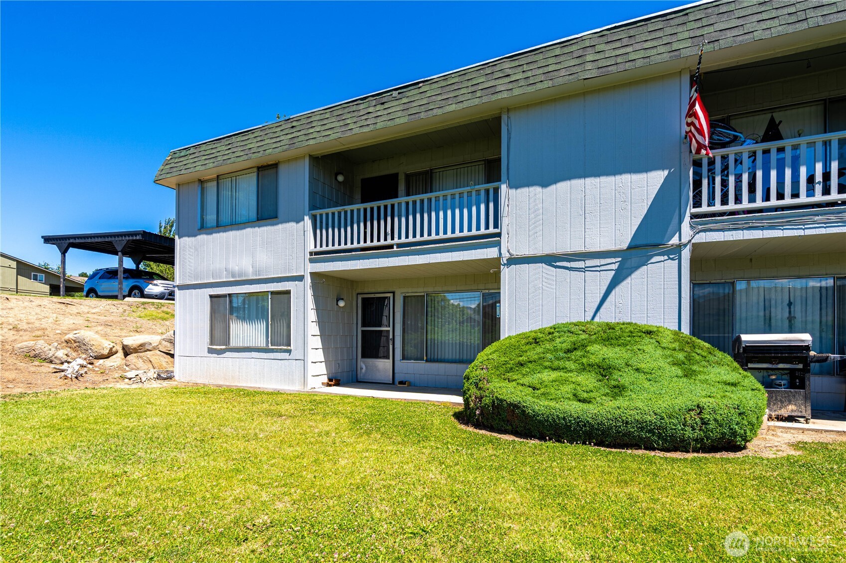 933 N Baker Avenue Unit: 1-16
