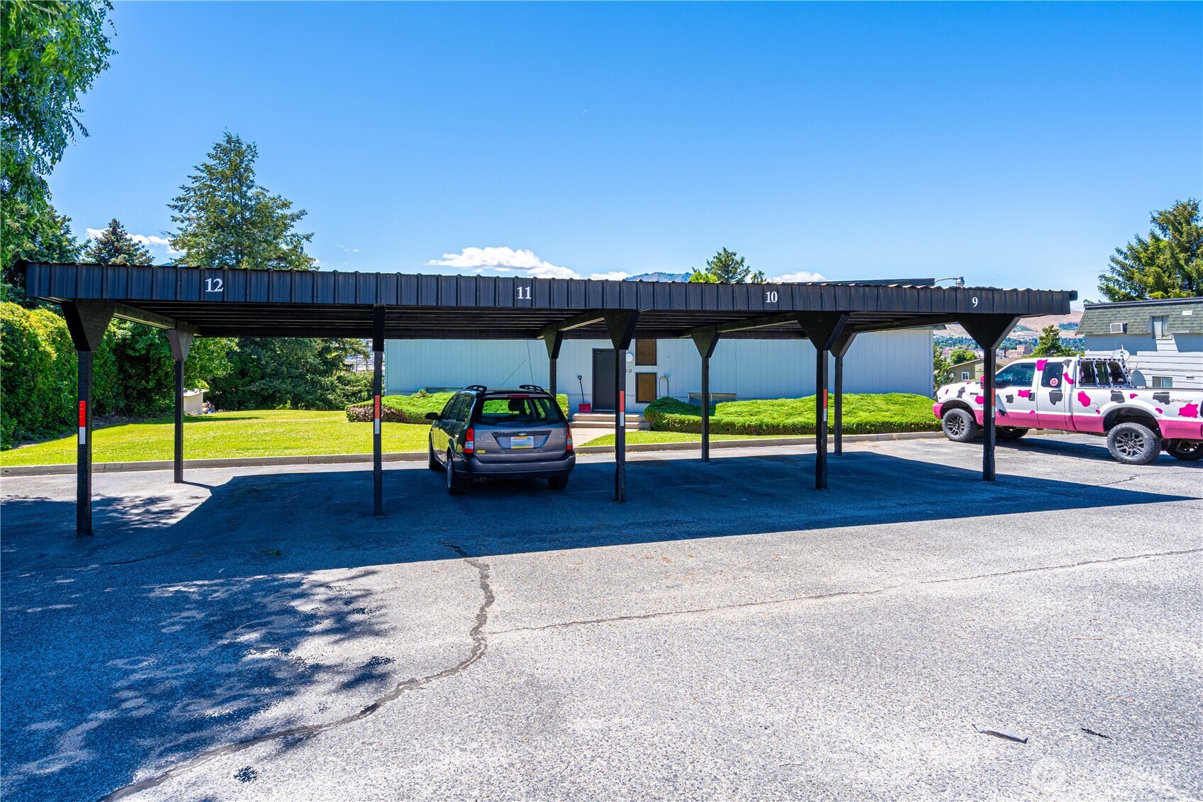 933 N Baker Avenue Unit: 1-16