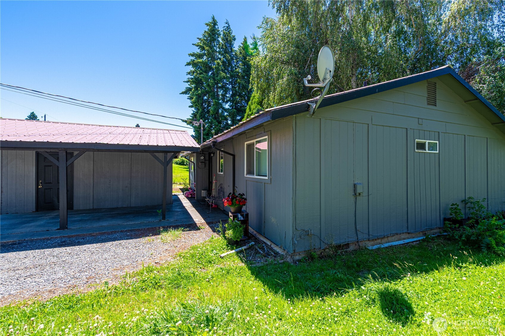 400 N Keller Avenue Unit: A & B