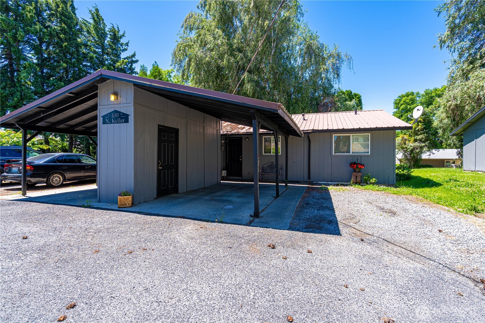 400 N Keller Avenue Unit: A & B