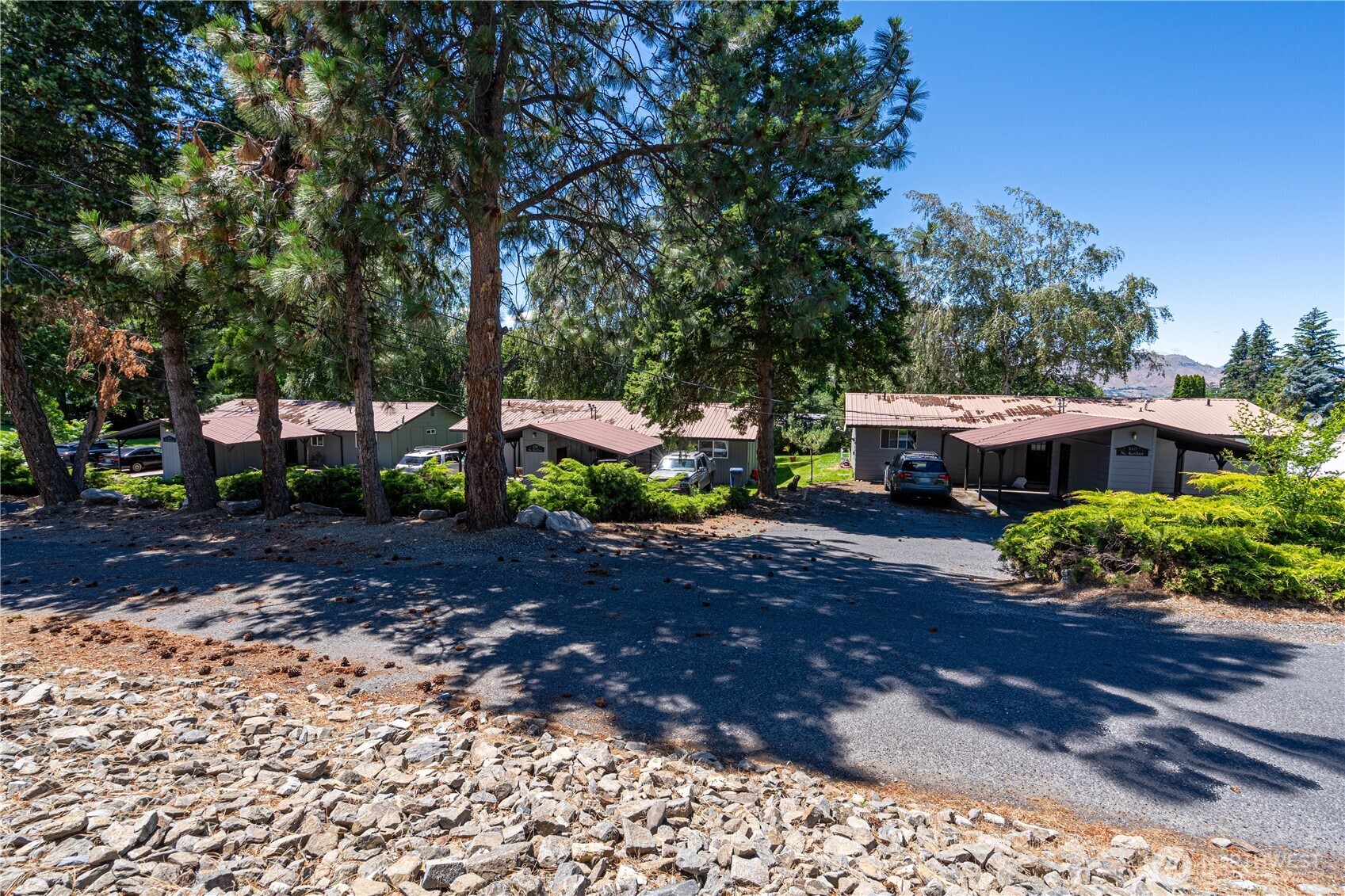 420 N Keller Avenue Unit: A & B
