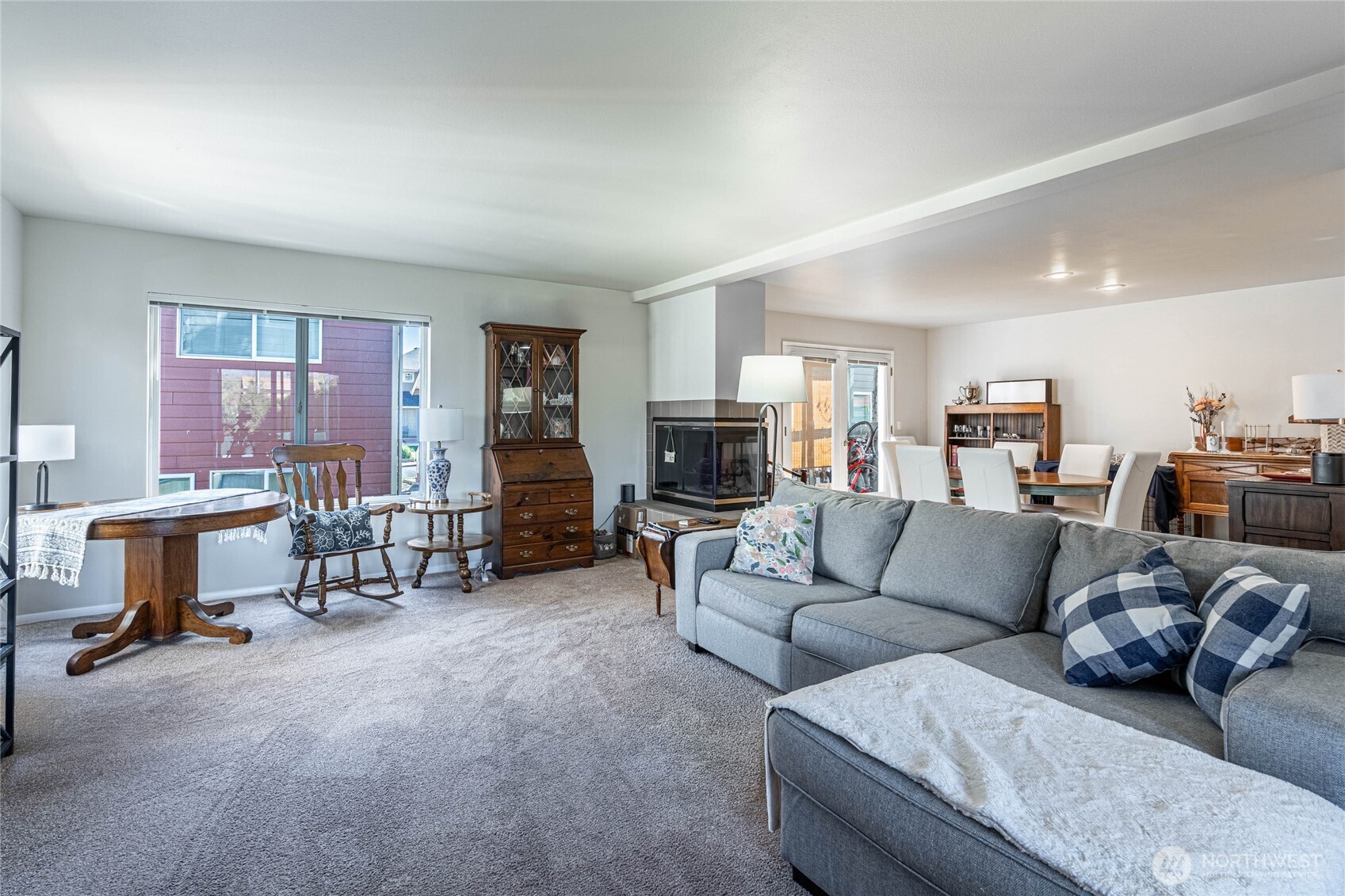 433 W Webster