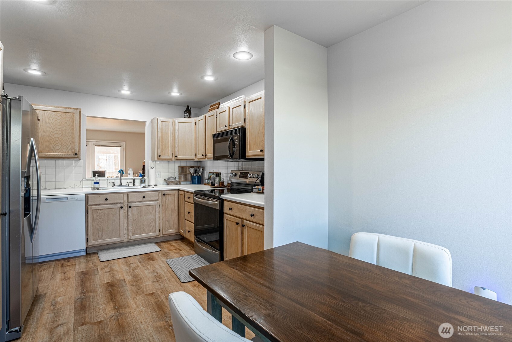433 W Webster
