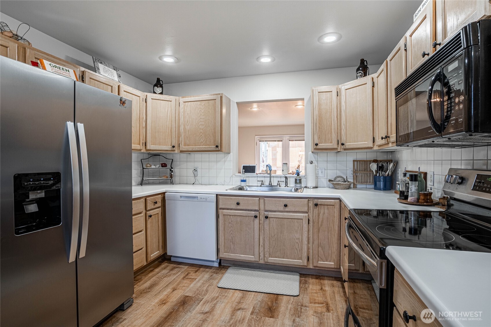 433 W Webster