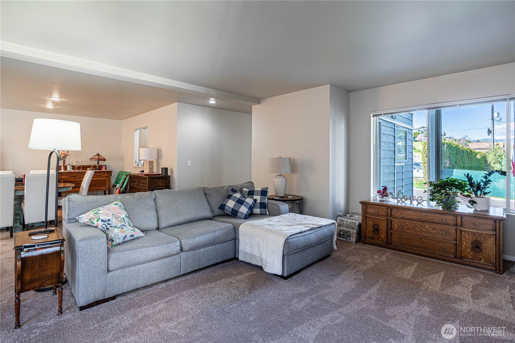433 W Webster