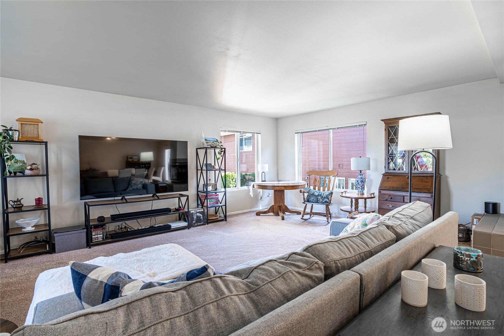 433 W Webster