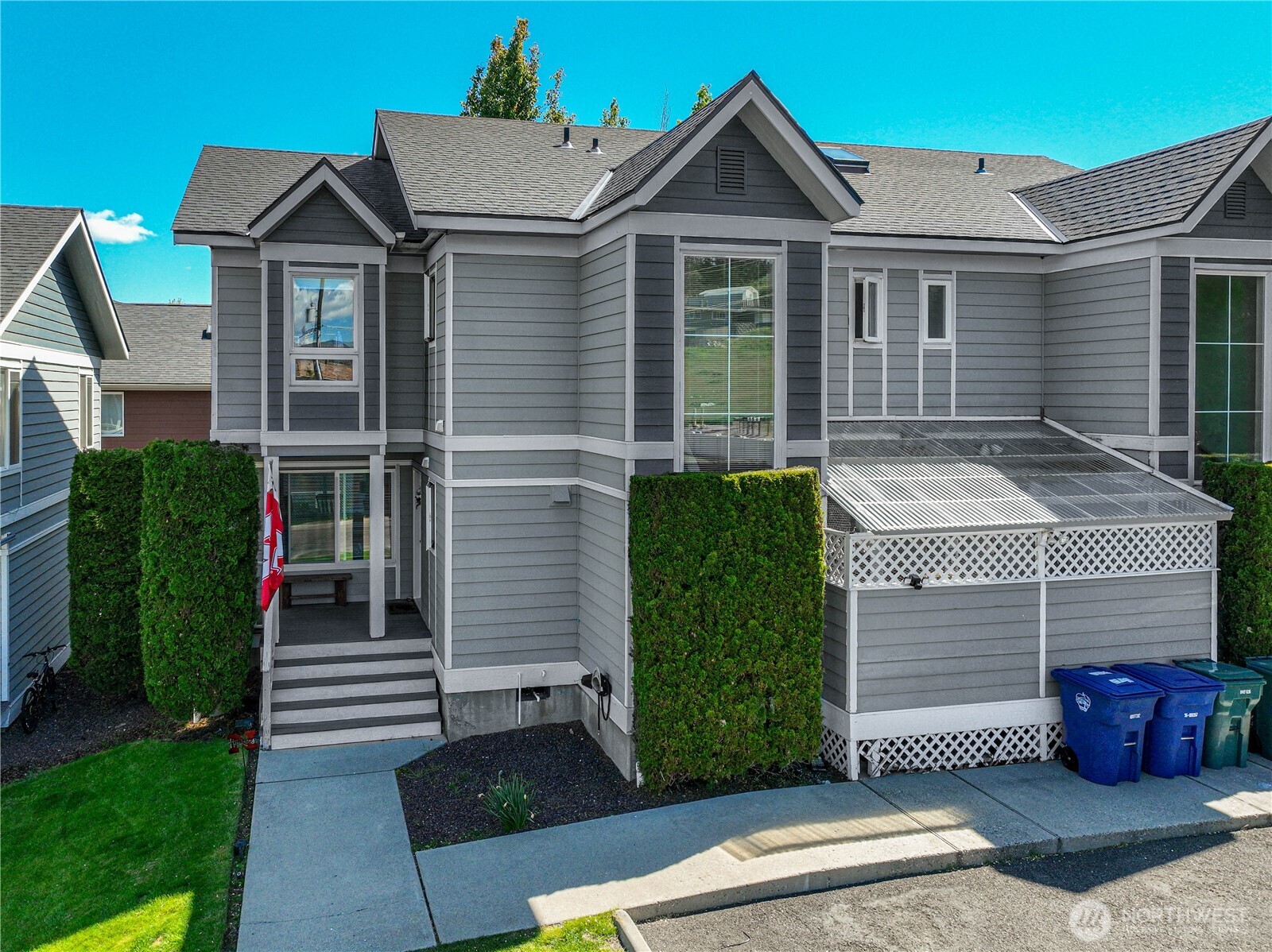 433 W Webster