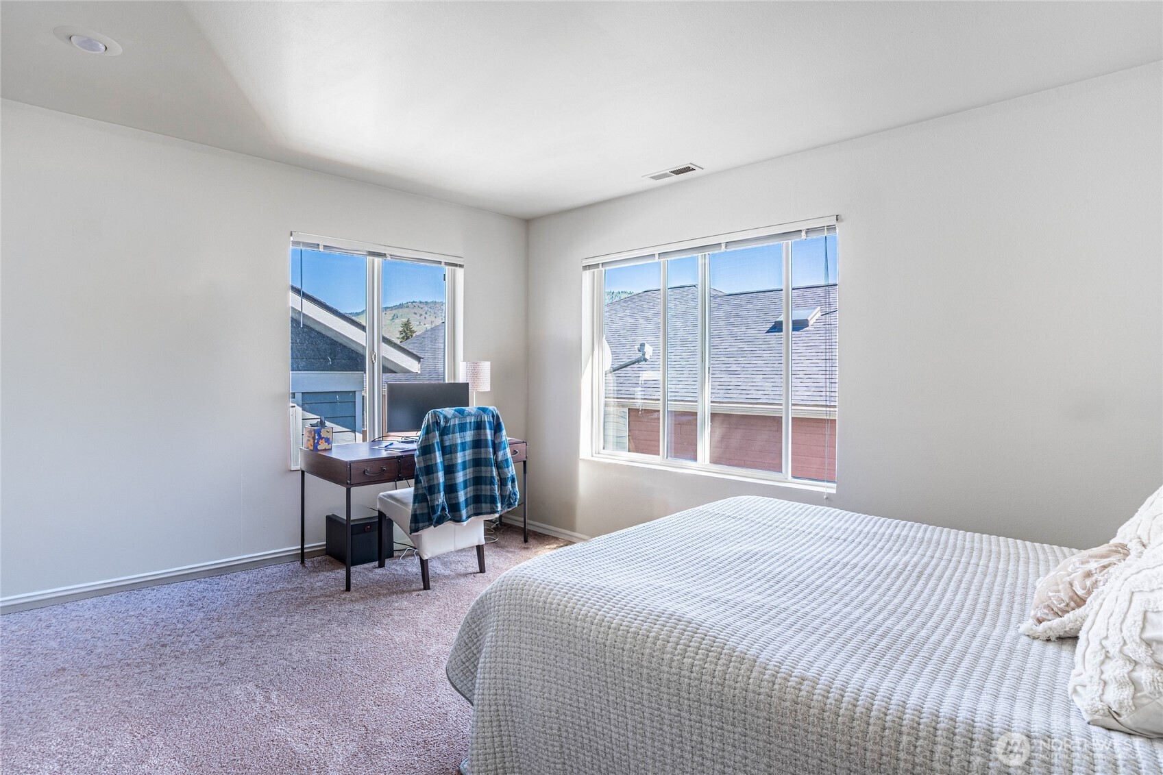 433 W Webster
